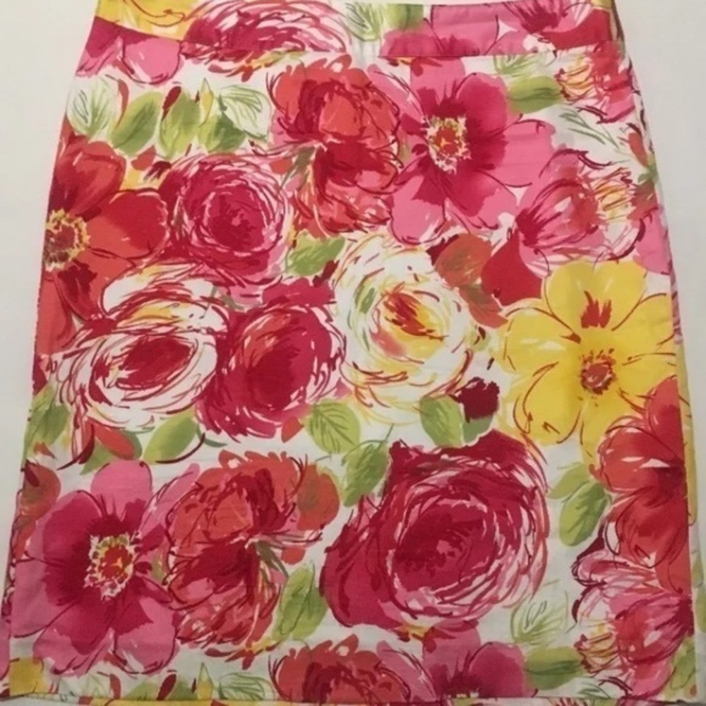 Van Heusen Women's Skirt size 6 ⭐️